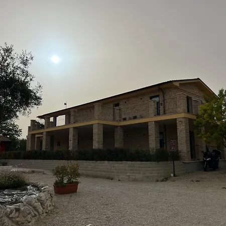 Ll Crinale Village בית חווה Colli del Tronto