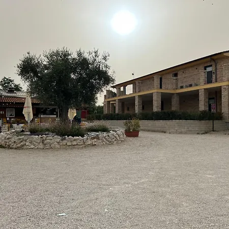 Ll Crinale Village Farma