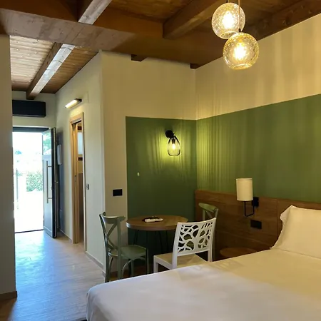 Ll Crinale Village Farm stay *