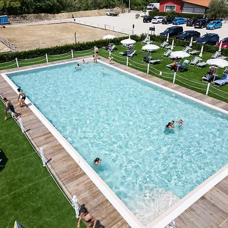 Ll Crinale Village בית חווה Colli del Tronto